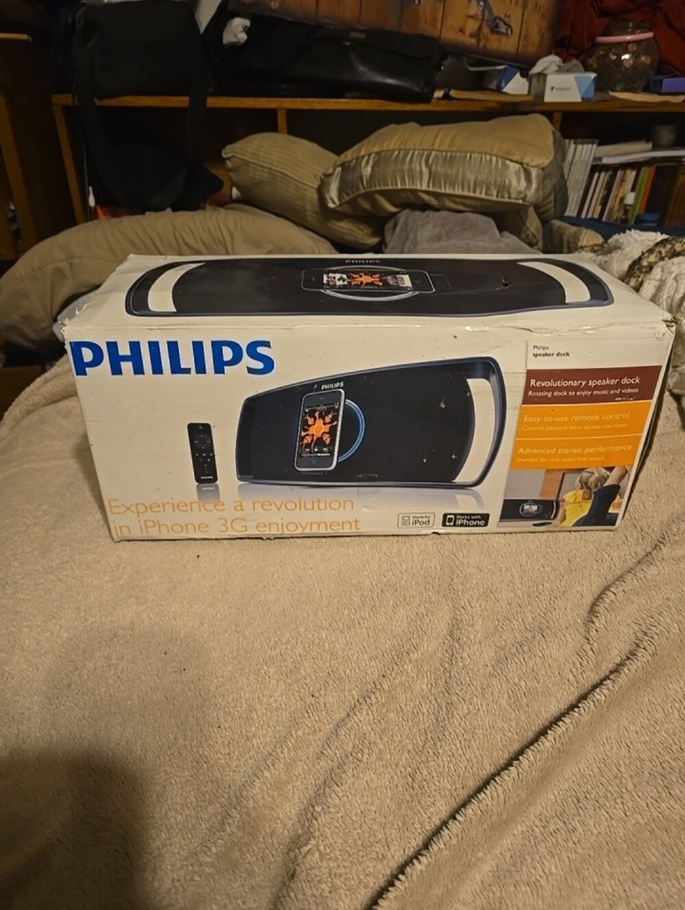 091926 Philips Portable Speaker Dock w/remote and power supply works with iPad
